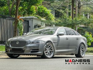 Jaguar XJ Custom Wheels - CG-209T (3 Piece) by Vossen - Space Gray
